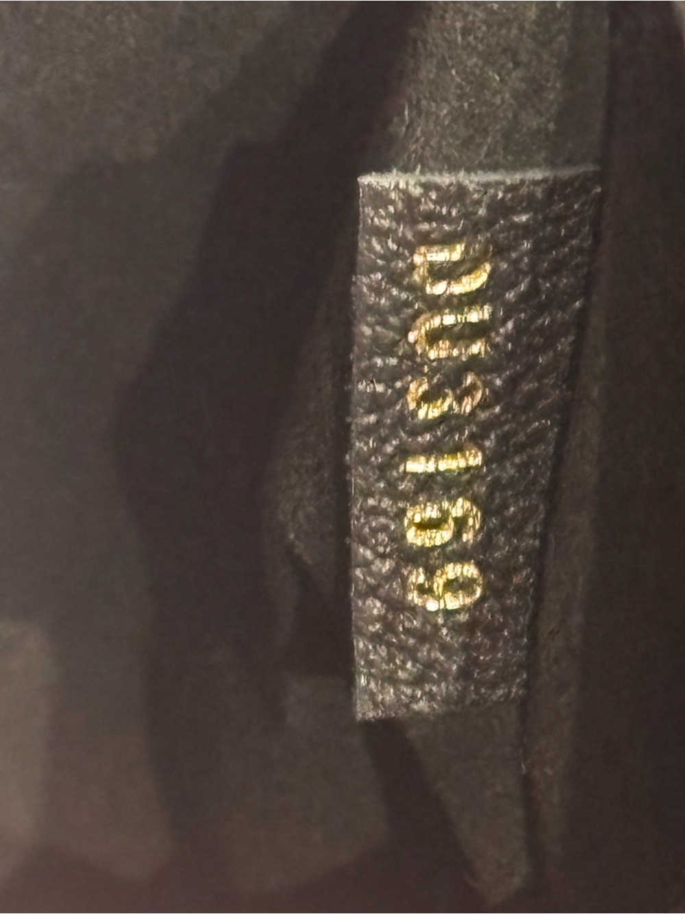 Gorgeous Louis Vuitton Riverside - Picture 14 of 16